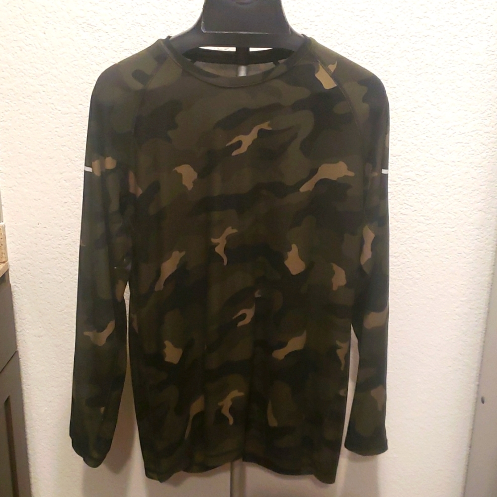 Athleisure camo jersey